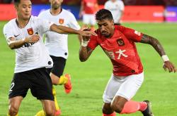 开云体育在线-广州恒大2-1击败对手，闯入八强赛