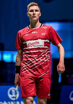 英格兰羽毛球队险胜丹麦羽毛球队，安赛龙制霸全场的简单介绍