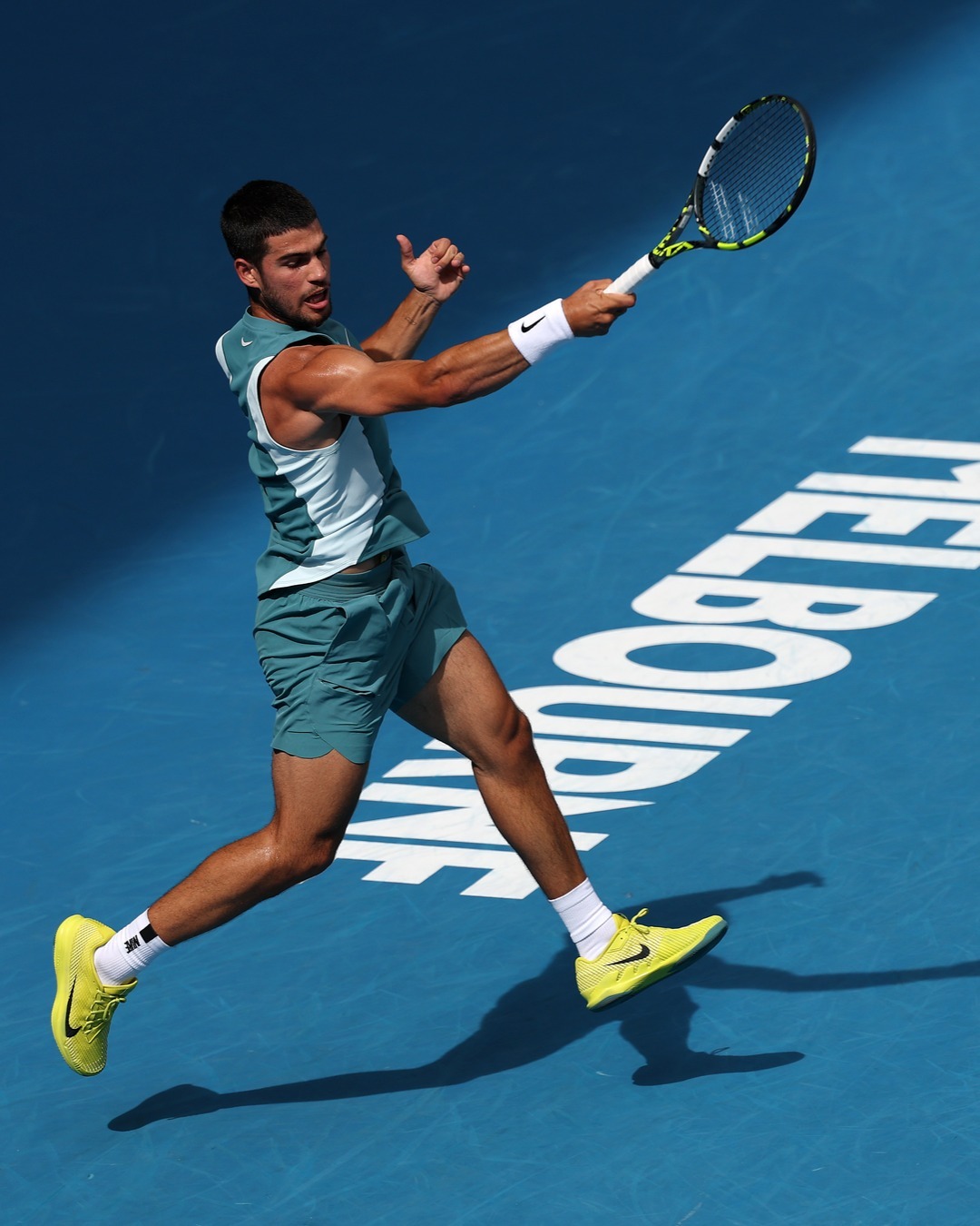 包含澳大利亚网球队轻取世界网球队，瓦林卡送出助攻的词条