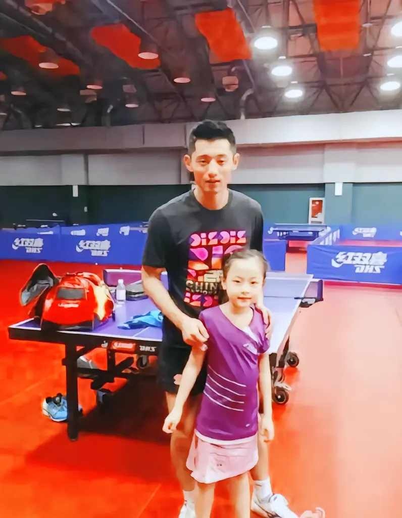 包含中国乒乓球队轻取比利时乒乓球队，张继科送出助攻的词条