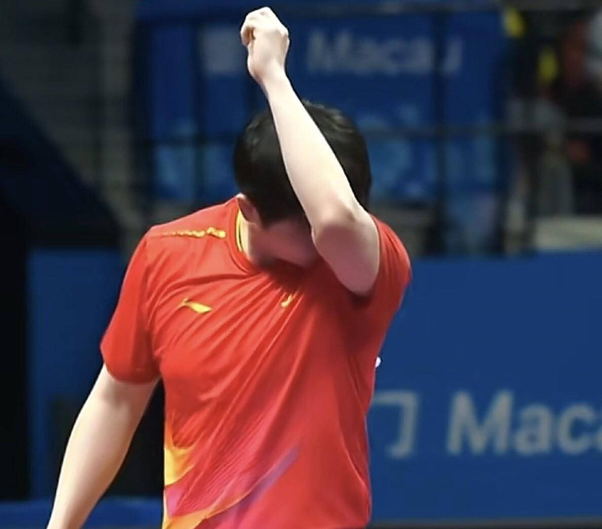 英格兰队逆转中国队,张继科统治全场 英格兰队逆转中国队,张继科统治全场